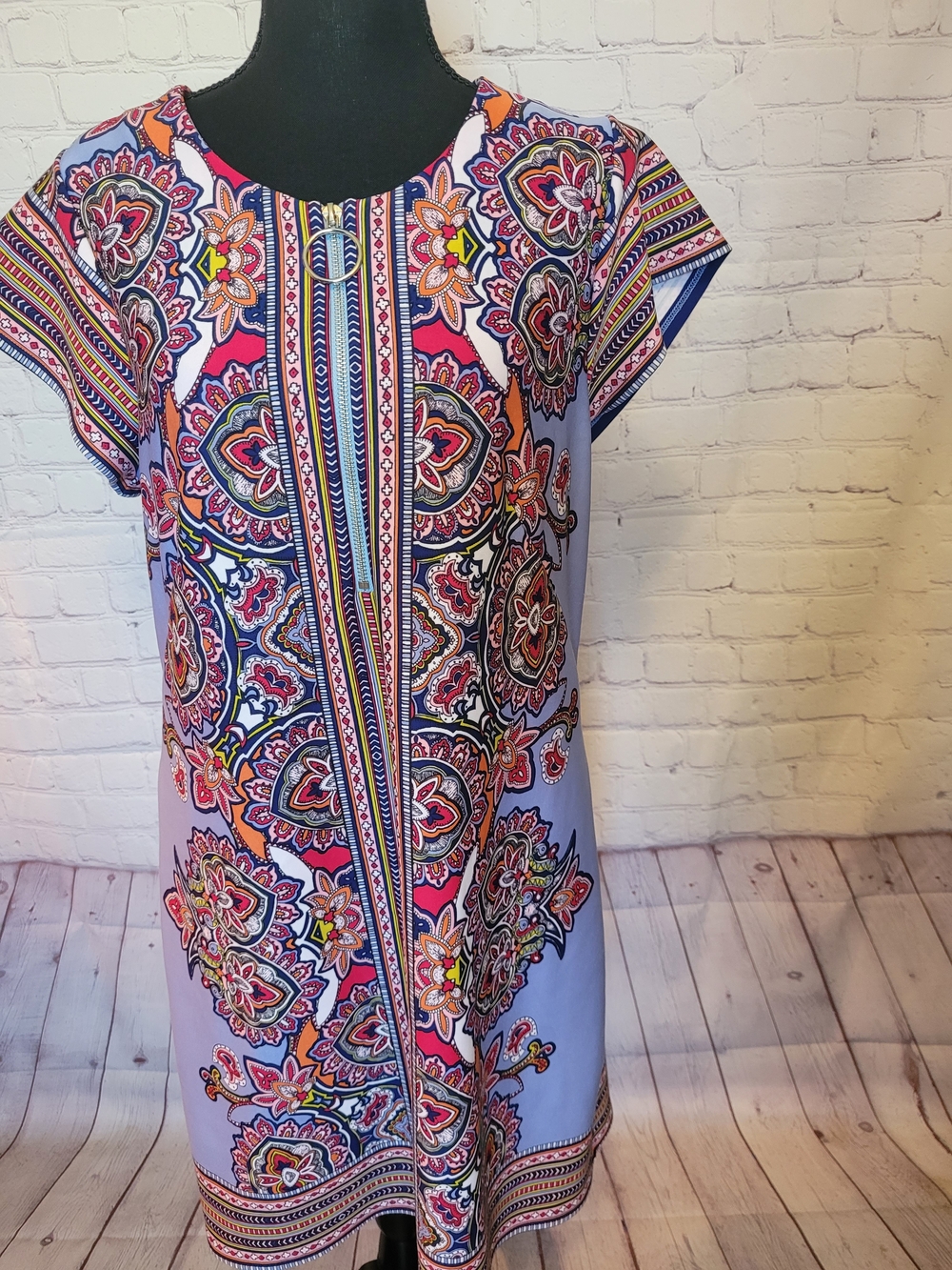 Melissa Paige Vibrant Paisley Pattern Size PL Shift Dress Zipper Accent